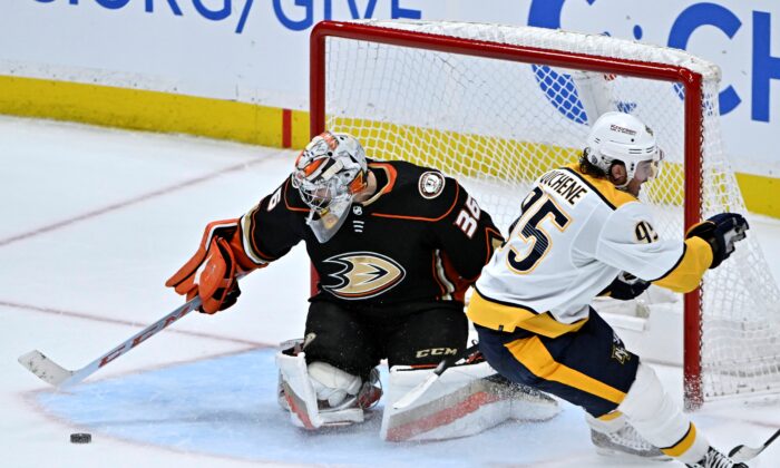 Novak Scores 2nd Goal In OT Predators Beat Ducks 54 The Epoch Times