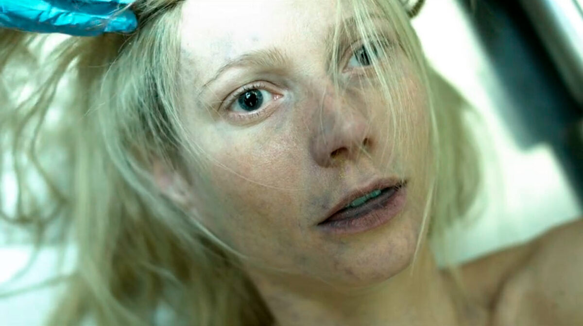 dead woman in "Contagion"