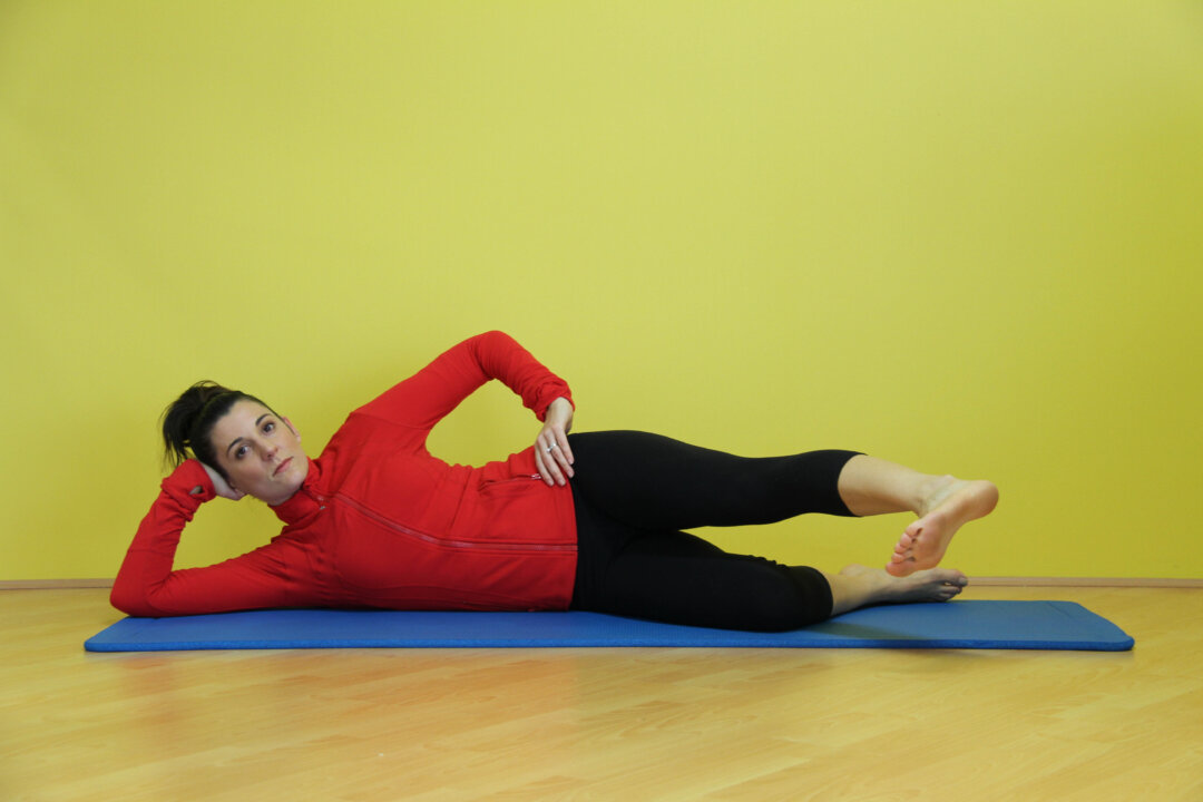 Bottom circles are great for strengthening and toning your glutes as well as your pelvic stabilizers. (Jocelyn Bong/Brisbane Australia)