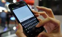 Adults Text More Than Teens While Driving, Says Survey