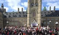 Chief Slams Harper’s Absence at Rally for First Nations Walkers