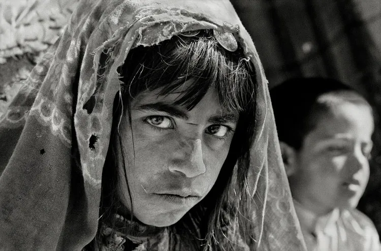 Photo: 02 Mah-Bibi, Afghanistan, 2001 ( © Nick Danziger / NB Pictures for ICRC)