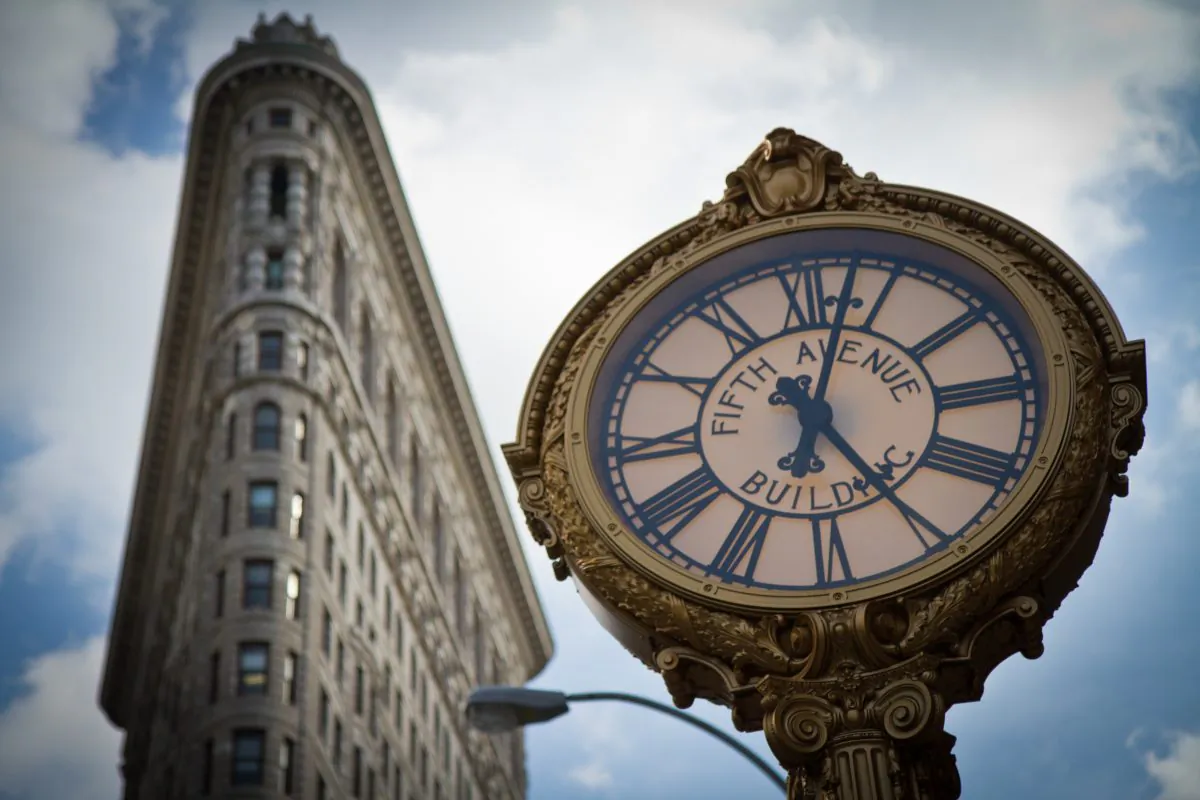 The iconic 5th Avenue clock in the Flatiron District of Manhattan. (Benjamin Chasteen/The Epoch Times)