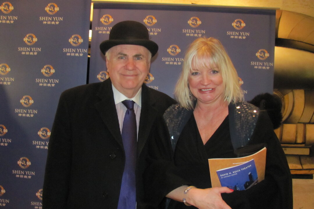 Actor Joel Simon with his wife Lori after experiencing Shen Yun Performing Arts on Sunday. (Gloria Gao/The Epoch Times)