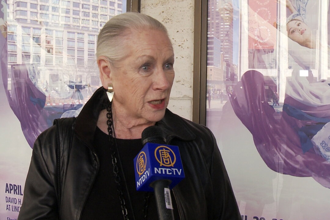 Babbie Lovett enjoys Shen Yun Performing Arts at the David H. Koch Theater at Lincoln Center, on April 21. (Courtesy of NTD Television)