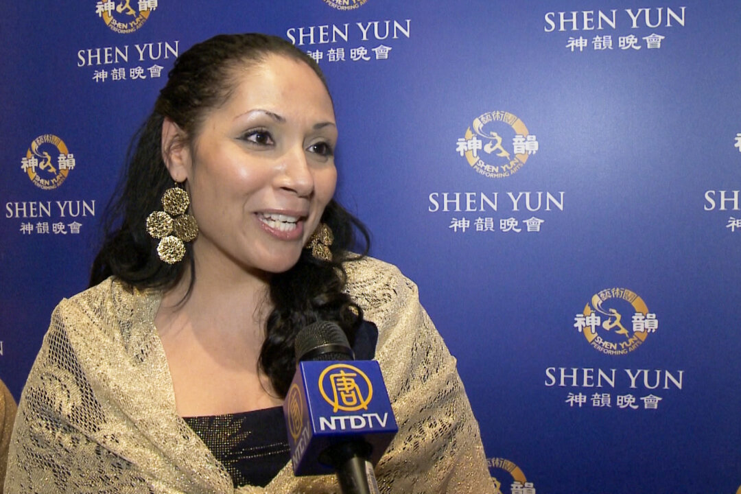 Victoria Wefer, a professional soprano, attended Shen Yun Performing Arts at Lincoln Center’s David H. Koch Theater on April 27. She was enchanted by the music and vocals in Shen Yun. (NTD Television)