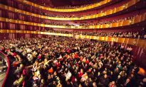 Bank of America Exec Finds a ‘Gentle, Kind Warmth’ in Shen Yun