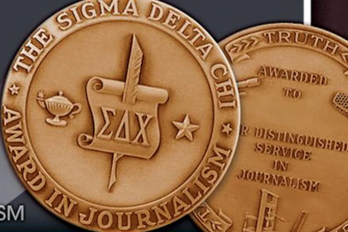 The Sigma Delta Chi award for distinguished service in journalism awarded by the Society for Professional Journalists to Epoch Times reporter Matt Robertson. (Screenshot via The Epoch Times)