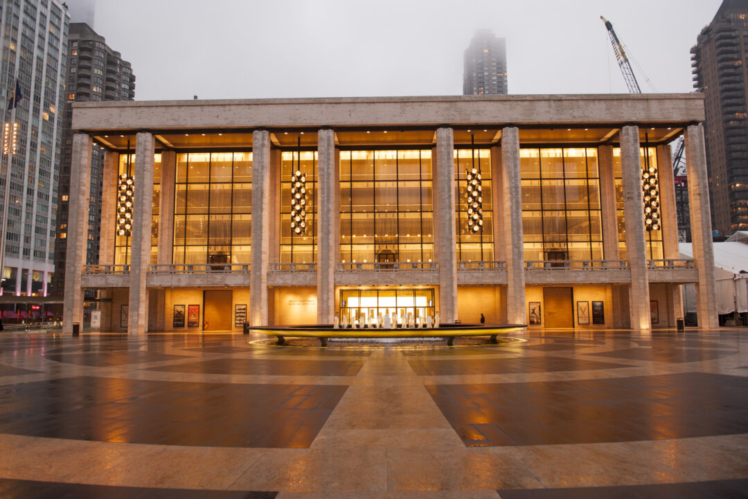 Lincoln Center in New York City (Dai Bing/Epoch Times)