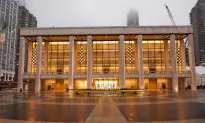 Apparel Company President Sees 5,000 Years of Culture in Shen Yun