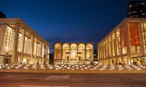 Three Generations of Attorney’s Family Experience ‘Majestic’ Shen Yun