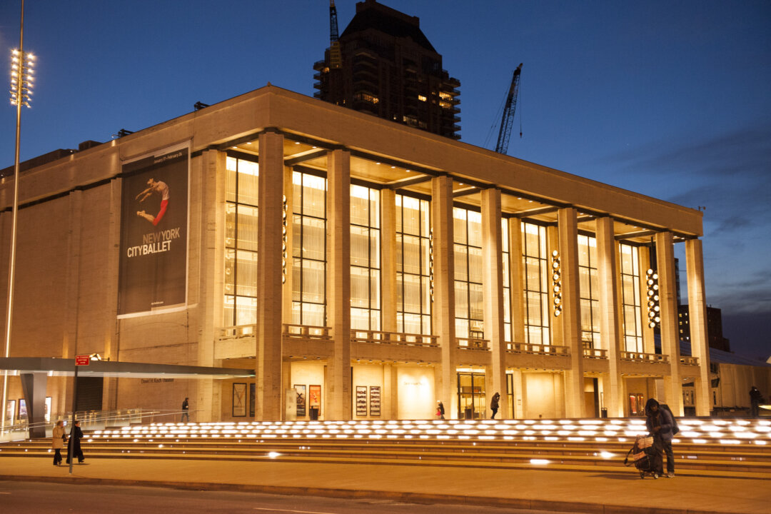 Lincoln Center in New York City (Dai Bing/The Epoch Times)