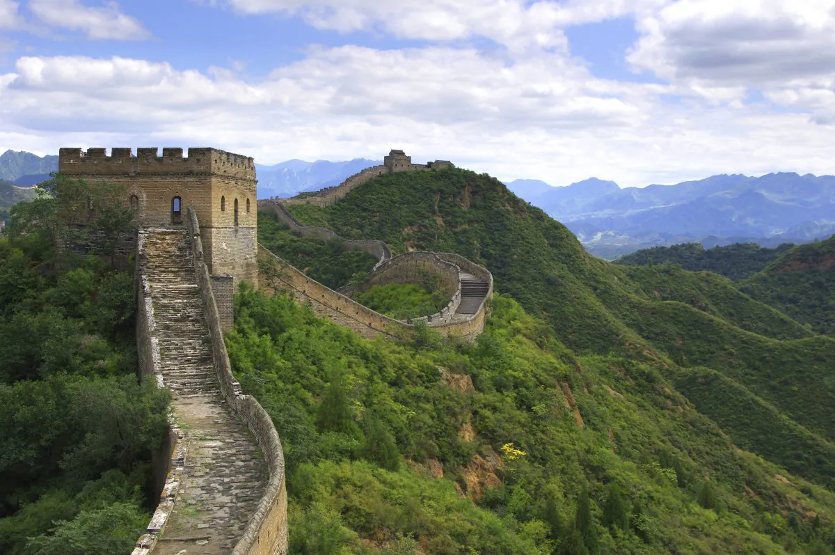 While Guan Zhong’s diplomatic policy of “respect the king and defend against barbarians” helped to unite the Zhou feudal states against invasion by the foreign “barbarian” nomadic tribes, following the Zhou Dynasty the Great Wall was continuously built from the 3rd century B.C. to the 17th century A.D. on China’s northern border to form a united defence system against these invaders.(Zhang Pengpeng/Photos.com)
