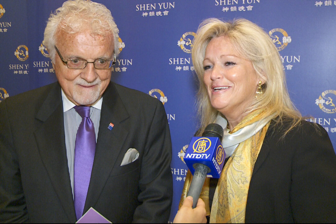  Eileen Flannelly being interviewed at the evening performance of Shen Yun Performing Arts at New York’s Lincoln Center on April 20, 2013. (Courtesy NTD Television) 