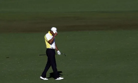 2-shot Penalty for Woods, No Disqualification