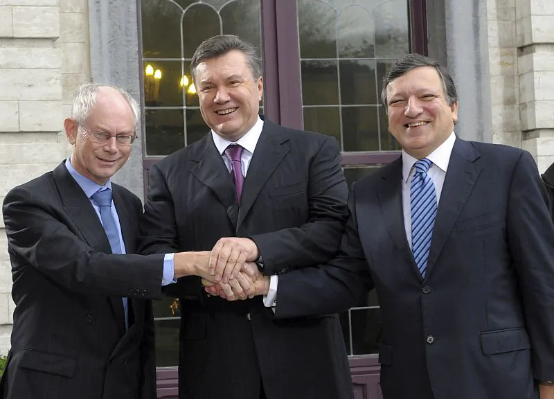 European Union Commission President Jose Manuel Barroso (R), European Union Council President Herman Van Rompuy (L) and Ukraine's President Viktor Yanukovych (C) pose prior to an EU-Ukraine summit held at the Val Duchesse Castle in Brussels, Belgium, on Nov. 22, 2010. Ukraine will need to meet EU reform demands if its citizens are to travel Europe without visa requirements. (Thierry Charlier/AFP/Getty Images) 