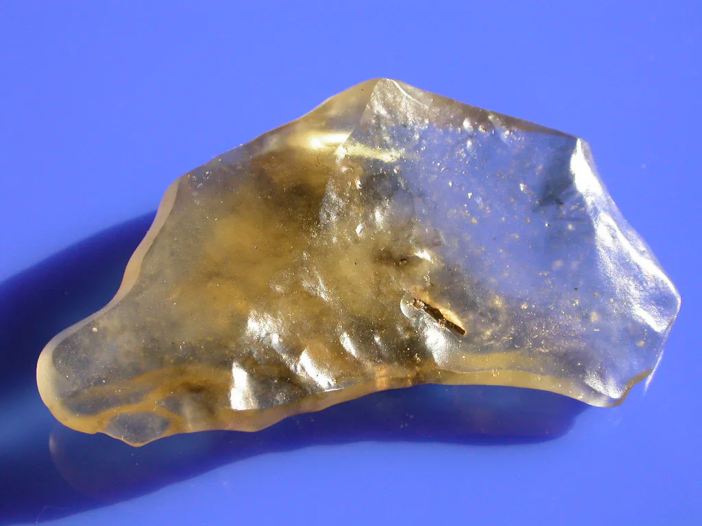 Libyan Desert Glass, gem quality piece with very rare and interesting dark inclusions, 19.5 g (www.marmet-meteorites.com/id37.html)