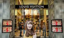 Luxury Goods Makers’ Reliance on Chinese Shoppers Poses Risk
