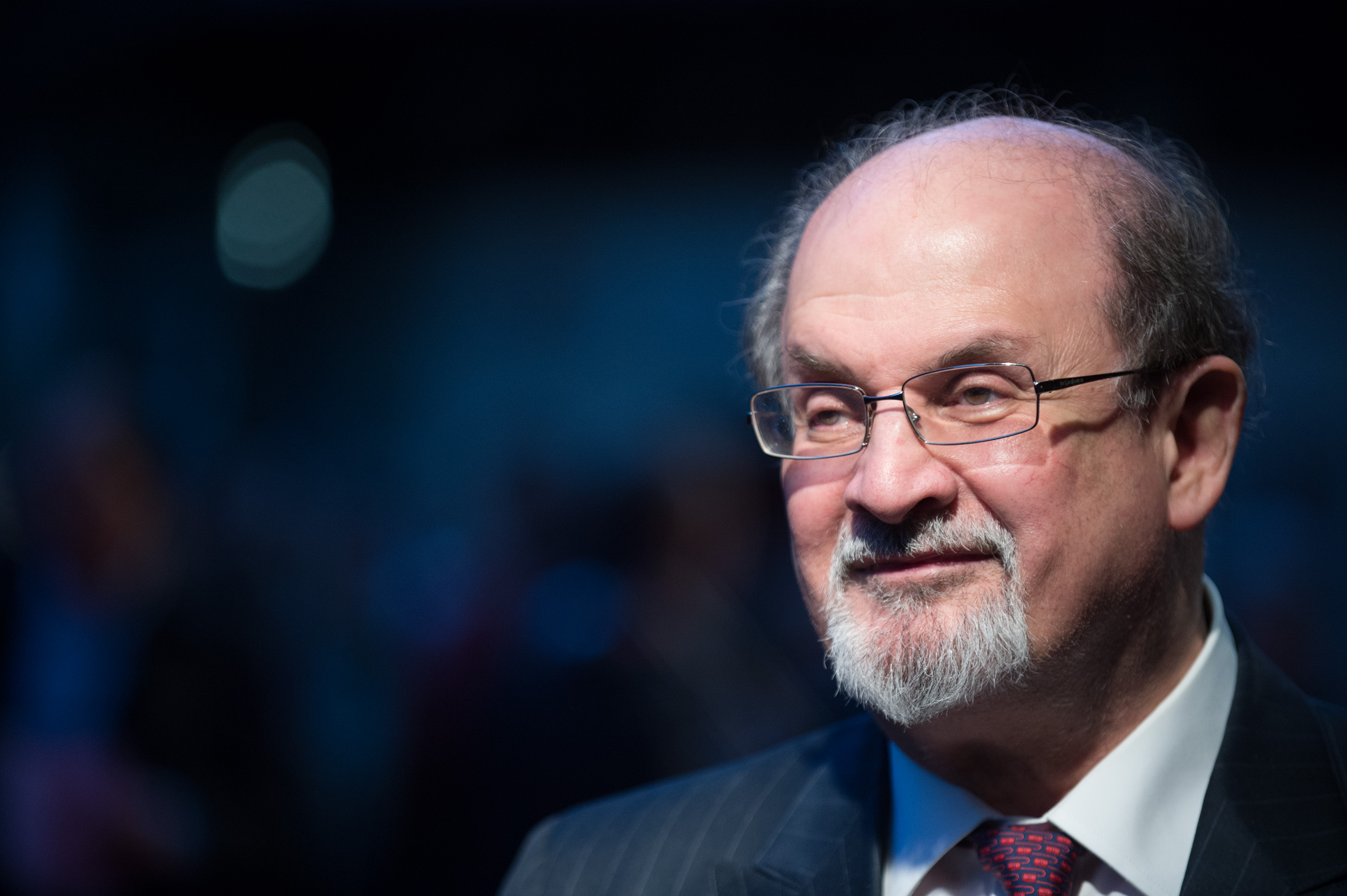 Author Salman Rushdie Attacked at NY Event, Has 'Apparent Stab Wound' in Neck: Police - Vimarsana News