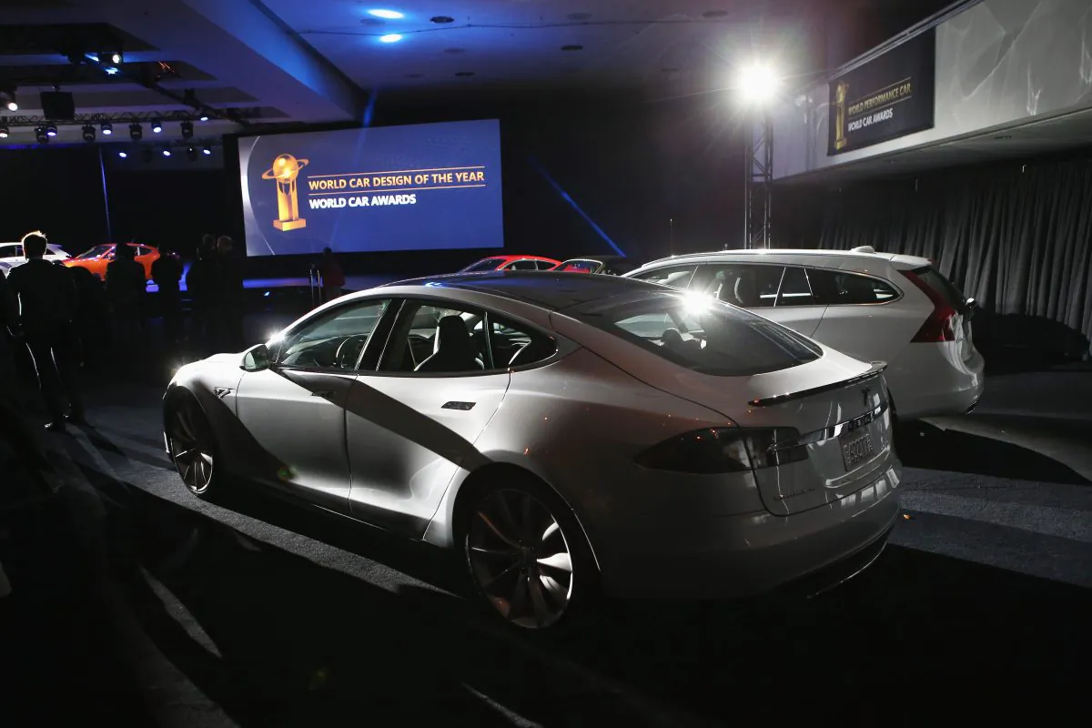 A Tesla Model S is displayed after winning the 2013 World Green Car of the Year award at the New York Auto Show on March 28, 2013 in New York City. It was chosen from an original entry list of 21 vehicles from all over the world. (Photo by John Moore/Getty Images)