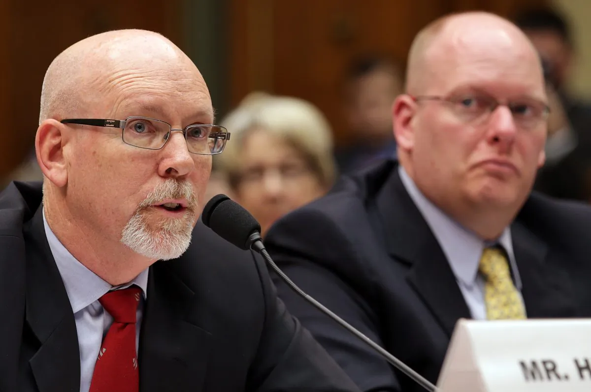 Gregory Hicks (L) gives emotional testimony to a congressional hearing on the 2012 attack on the US Mission in Bengazhi, in Washington, D.C., on May 8, 2013. (AP Photo)