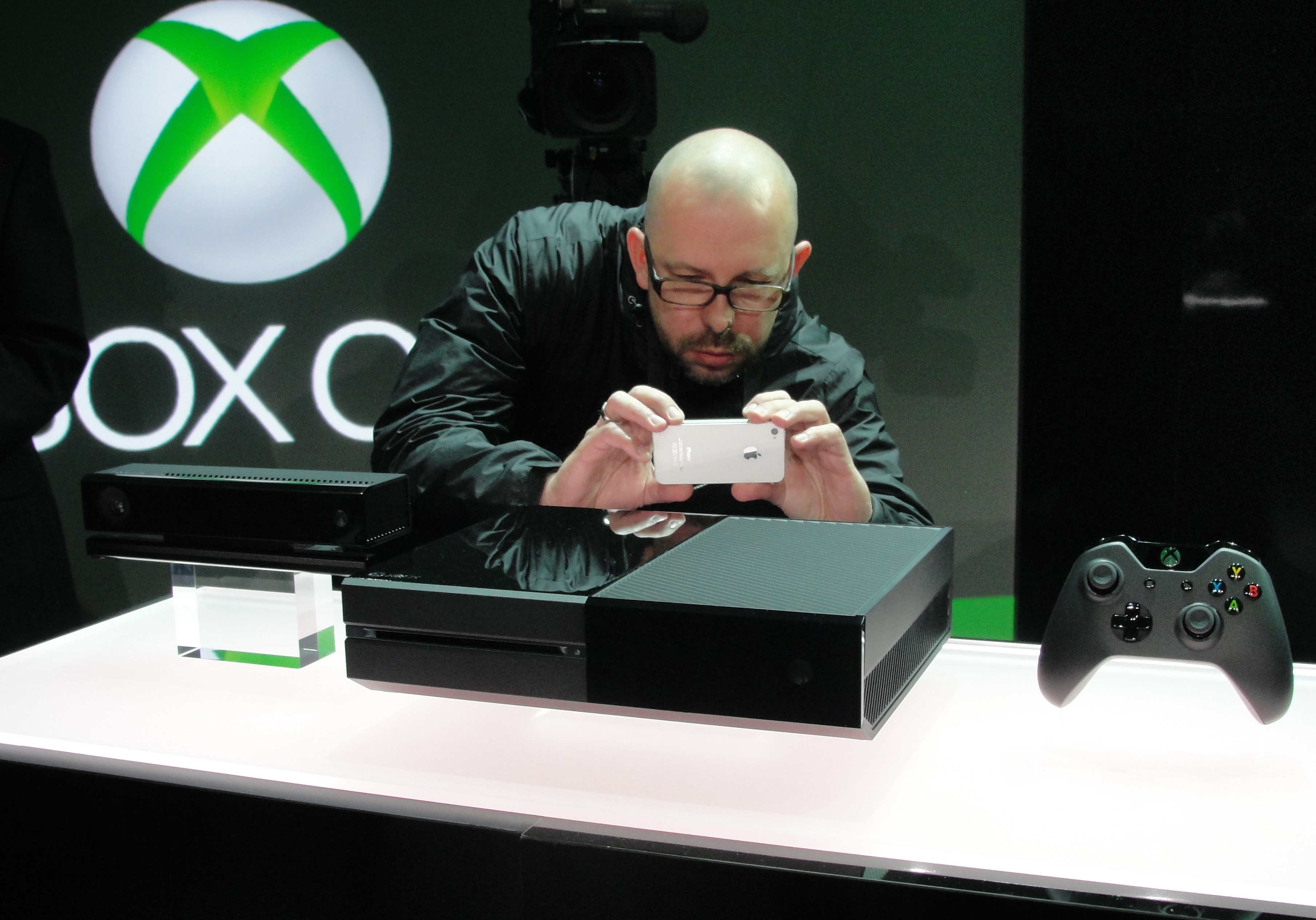 Xbox что это. Поколение Xbox one. Xbox 4 поколения. Презентация Xbox one. Владелец хбокс.