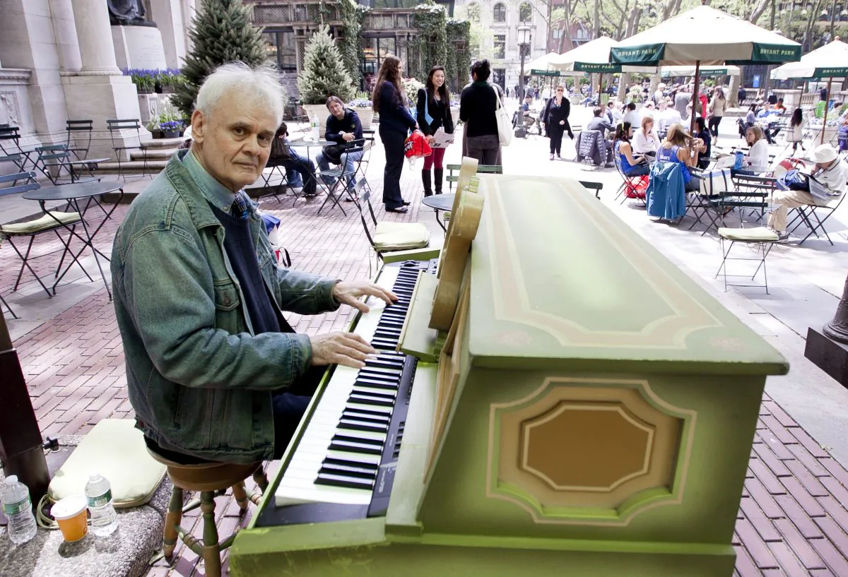 Terry Waldo, protégé of legendary Jazz musician Eubie Blake, is playing for the public at Bryant Park from May 6-10. (Samira Bouaou/Epoch Times Staff)