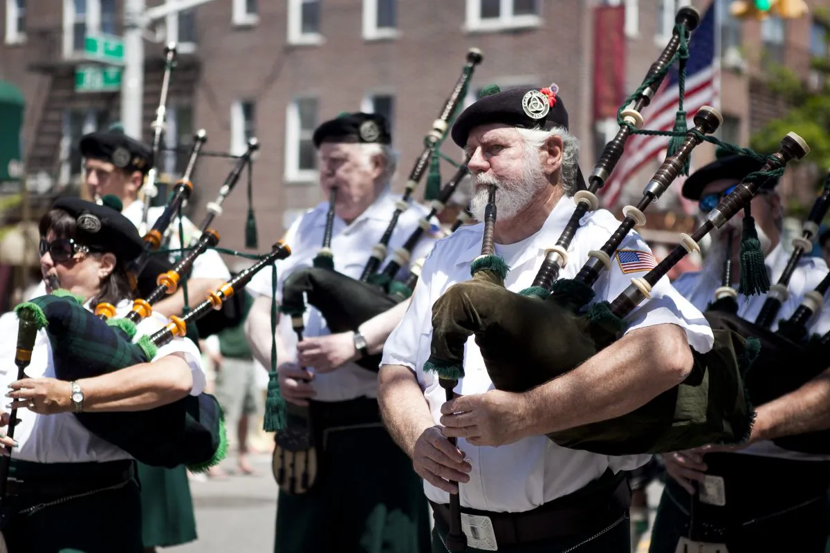 Bagpipers perform at the United War Veterans Memorial Day Parade in Brooklyn, May 27. (Samira Bouaou/The Epoch Times)