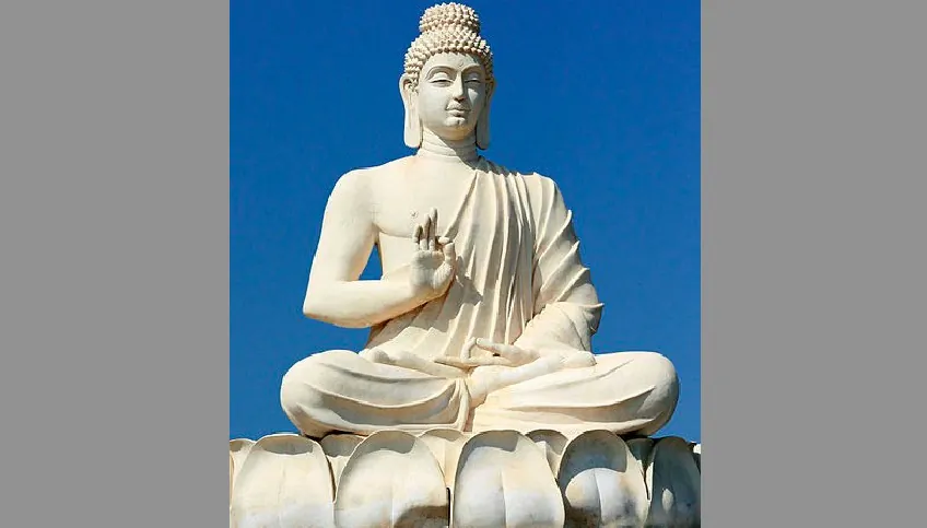 Buddha Shakyamuni's statue near the Belum Caves in Andhra Pradesh, India. The Buddha was a prince by birth but decided to abandon his royal title and pursue spiritual growth after witnessing the sufferings of human life. (Purshi/ Wikimedia Commons)