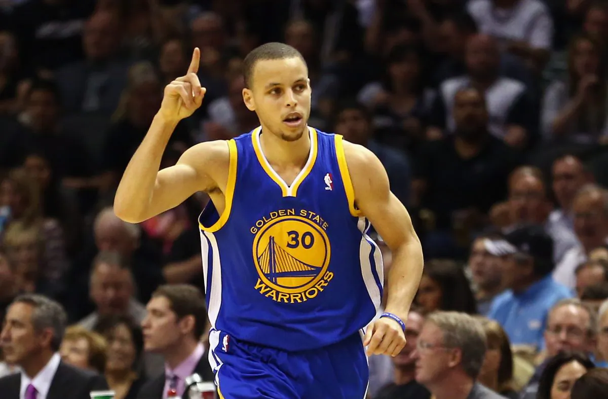  Stephen Curry, who has averaged better than 27 points per game in the postseason, lit up the Spurs for 44 in the Game 1 loss. (Ronald Martinez/Getty Images)