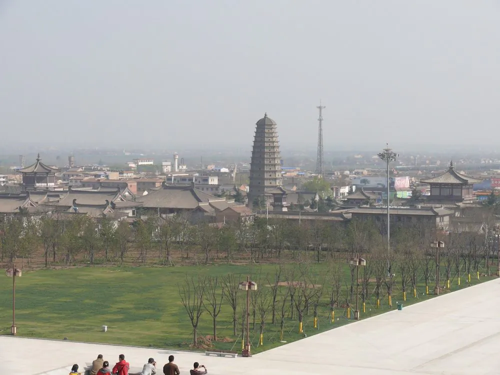 A development project near China’s Famen Temple designed to capitalize on tourism has brought nothing but debt to the communist officials who planned it. (Peter17/Wikimedia Commons)