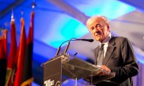 Bill Clinton, Elie Wiesel Remember the Holocaust