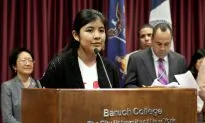 Financial Aid for Immigrants Held Up in Albany