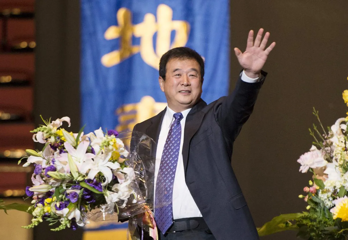 Mr. Li Hongzhi, founder of Falun Dafa, speaks at an Experience Sharing Conference in New York, on May 19, 2013. (Dai Bing/The Epoch Times)