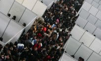 Chinese Officials’ Offspring Gain Higher Entry in Tough Job Market