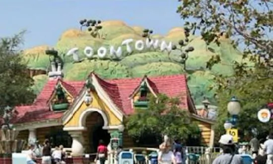 Disneyland Explosion: Dry Ice Bombs Common in Anaheim