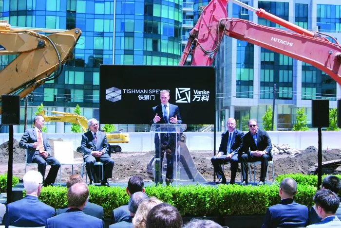 (L-R) China Vanke president Wang Shi, San Francisco mayor Ed Lee, 
Tishman Speyer president Rob Speyer, Tishman Speyer Northern California director Carl Shannon, and Arquitectonica founder Bernardo Fort-Brescia at the groundbreaking ceremony of LUMINA, San Francisco’s largest residential development.  (Catherine Yang/Epoch Times)