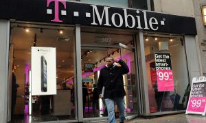 Chicago Clerk With Concealed Gun Permit Shoots Two Robbers at T-Mobile Store
