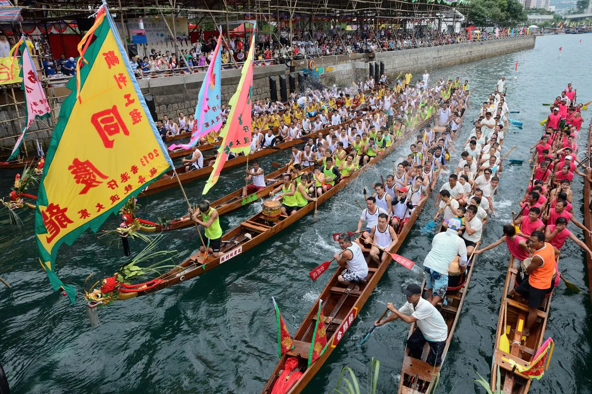 2013 Aberdeen Dragon Boat Race in Hong Kong. (Song Xianglong)