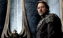 Russell Crowe Looks Unrecognizable for ‘The Loudest Voice’