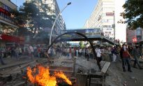 Istanbul Protests Surge, Clashes Spread to Ankara