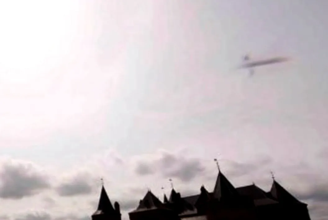 A screenshot of YouTube shows the purported UFO over the Netherlands.