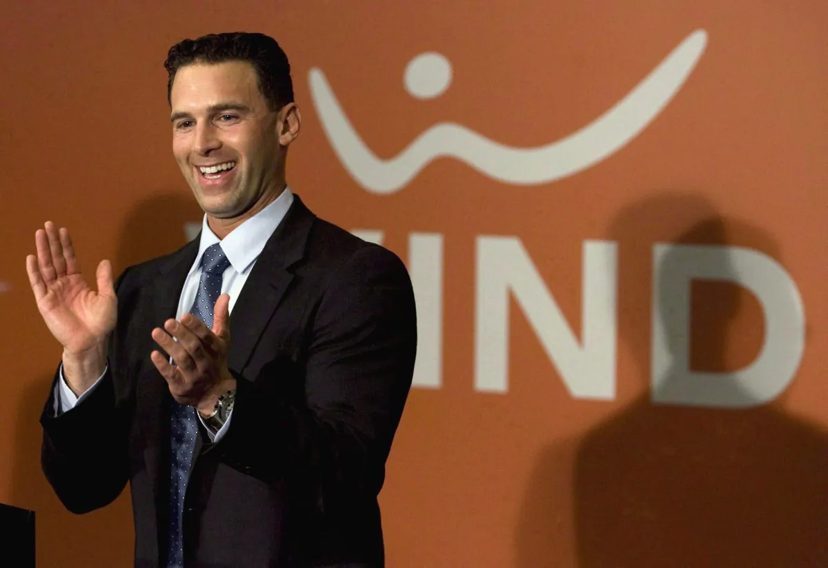 Globalive and Wind Mobile chairman Anthony Lacavera claps during a press conference in Toronto on December 11, 2009. Wind Mobile would like to open talks to buy Mobilicity in a bid to create a fourth national wireless competitor, Lacavera said Wednesday. (THE CANADIAN PRESS/Darren Calabrese)