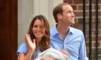 Photos: Royal Baby Boy Leaves Hospital With Kate, William; Onward to Kensington Palace