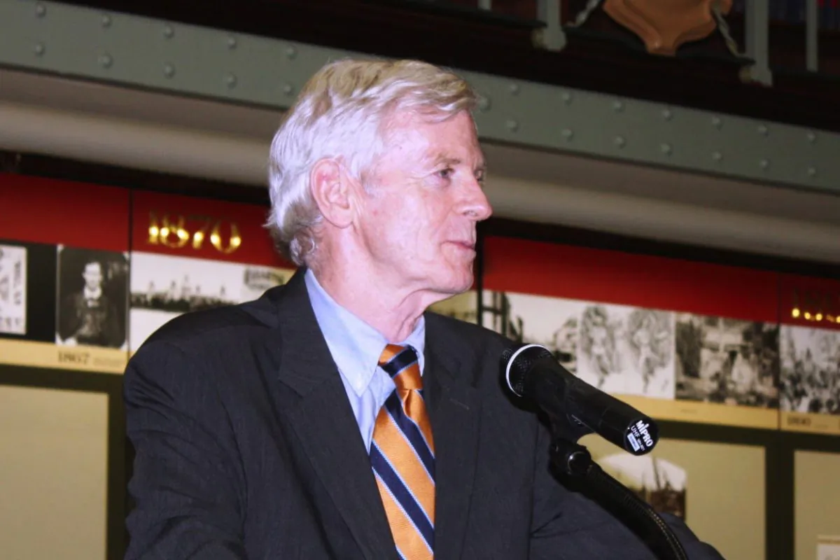 David Kilgour speaks about the organ pillaging in China. (Epoch Times)
