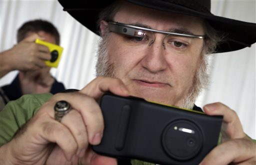 Watches, Glasses and Super-tablets: Tech Predictions for 2014