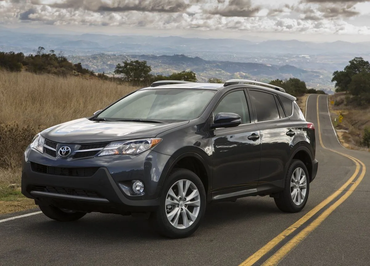 2013 Toyota RAV4 (Courtesy of NetCarShow.com)