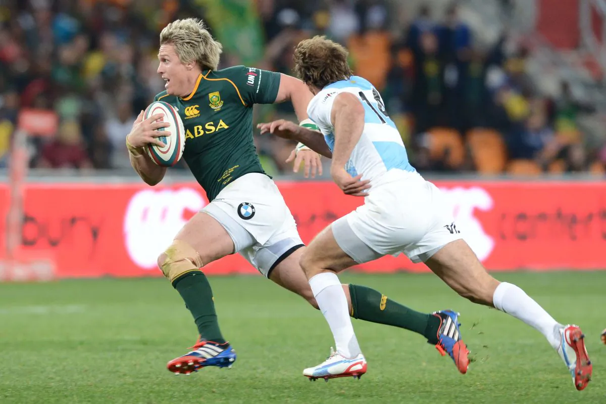 South Africa Springboks captain Jean de Villiers breaks the Argentina Puma defence during their Rugby Championship match. (Lee Warren/Gallo Images)
