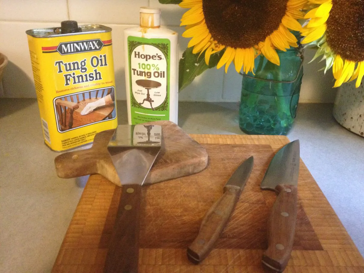 Wood cutting boards and kitchen utensils can be treated with tung oil so they look beautiful and last longer. (Phoebe Ryles/Epoch Times) 