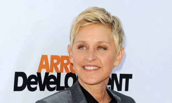 Ellen DeGeneres Pays Tribute to Prince, Relives 2003 Performance of ‘Kiss’